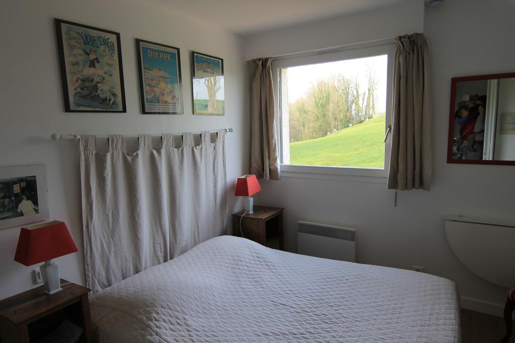 Chambre D'Hotes Les Champarts Tourville-la-Chapelle Rom bilde