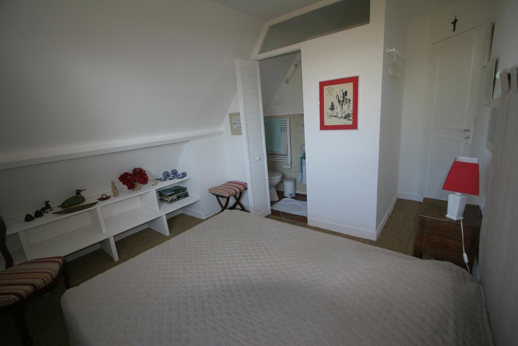 Chambre D'Hotes Les Champarts Tourville-la-Chapelle Rom bilde